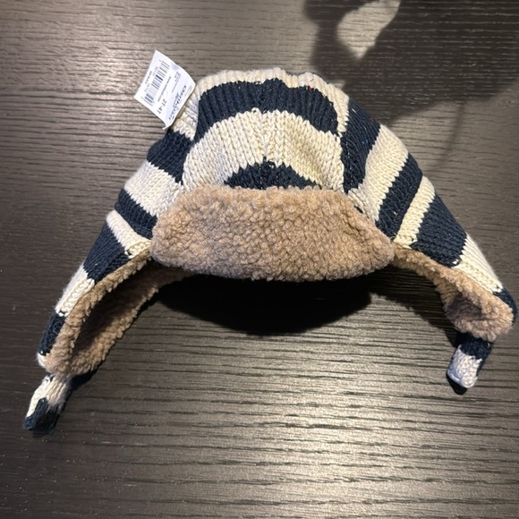 NWT Oshkosh B’gosh Kids 2T-4T Trapper Sherpa Winter Hat Knit Velcro Clasp - Picture 3 of 7